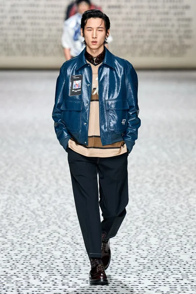 Look 24